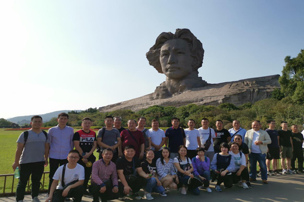 建投管線與戶外聯(lián)合黨支部重溫紅色記憶 、牢記使命初心